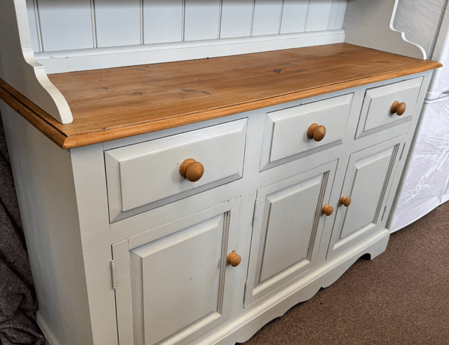 Farmhouse Country Style Dresser With Plate Rack