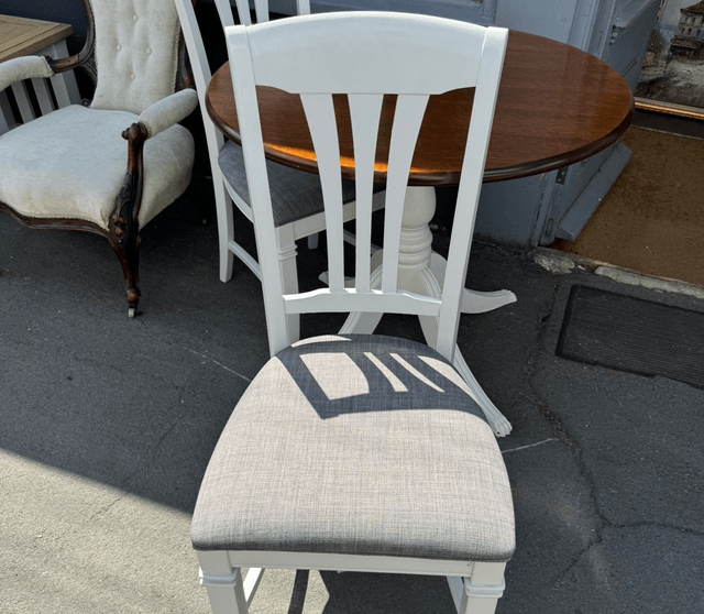Modern Dining Table With 2 Dining Chair