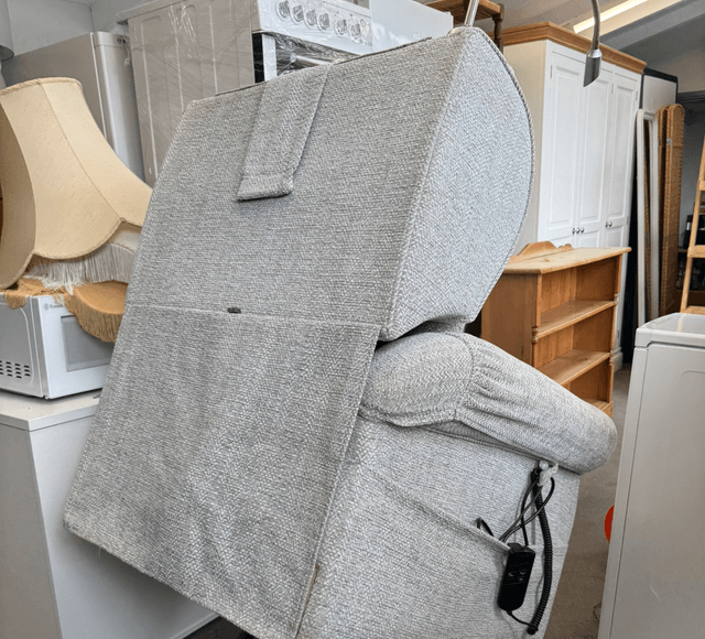Quality Fabric Rise And Recline Armchair With 5 Different Massage Zones