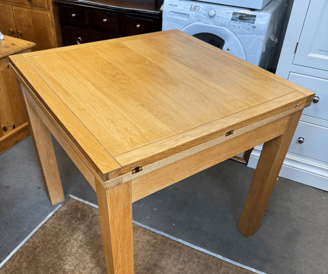 Glasswells Solid Oak Extendable Dining Table And Chairs