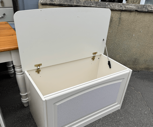 Large White Blanket Box