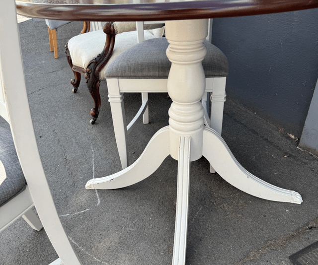 Modern Dining Table With 2 Dining Chair