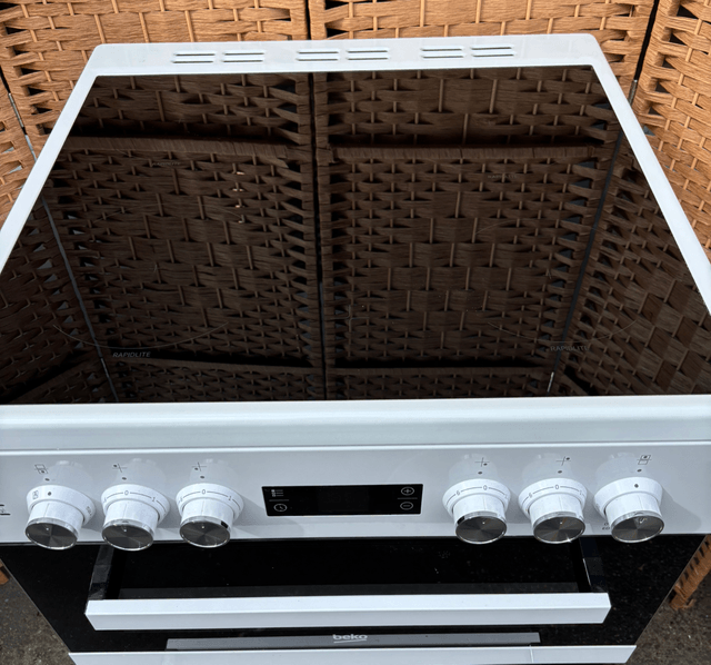 Beko Double Oven With Ceramic Hob