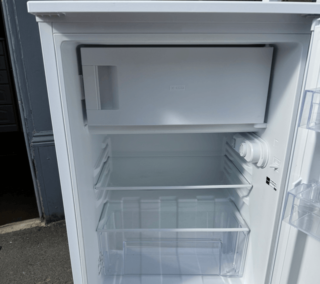 Hotpoint Undercounter Fridge With Freezer Box
