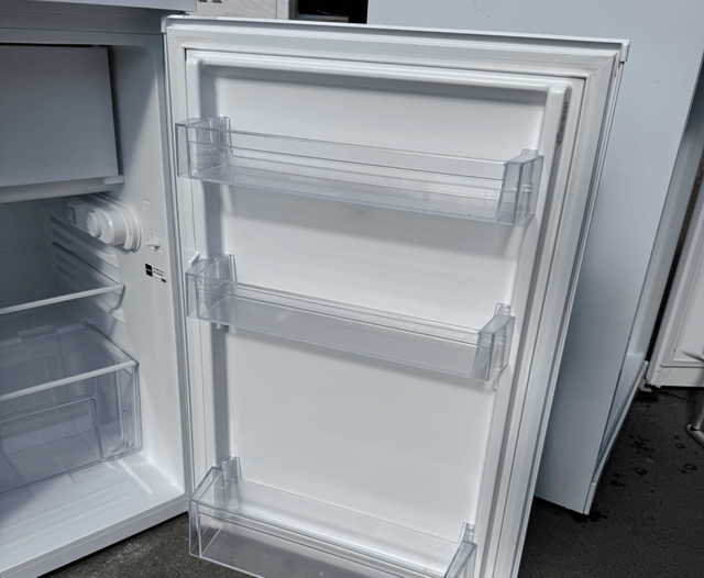 Hotpoint Undercounter Fridge With Freezer Box