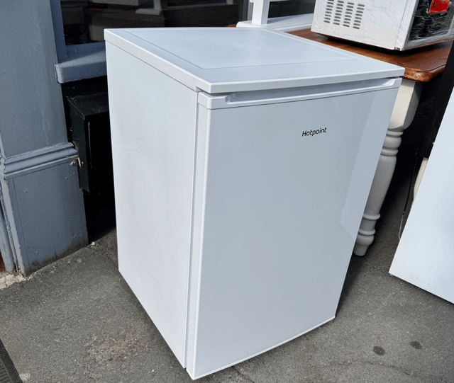 Hotpoint Undercounter Fridge With Freezer Box