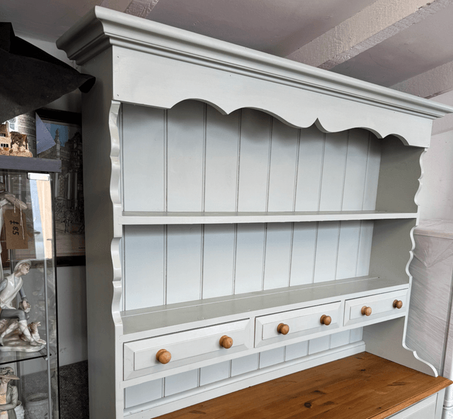 Farmhouse Country Style Dresser With Plate Rack