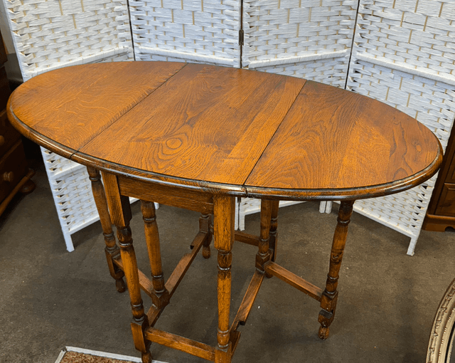 Vintage Oak Gateleg Occasional Table