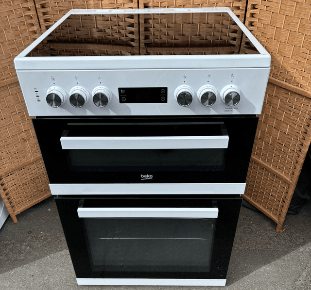 Beko Double Oven With Ceramic Hob