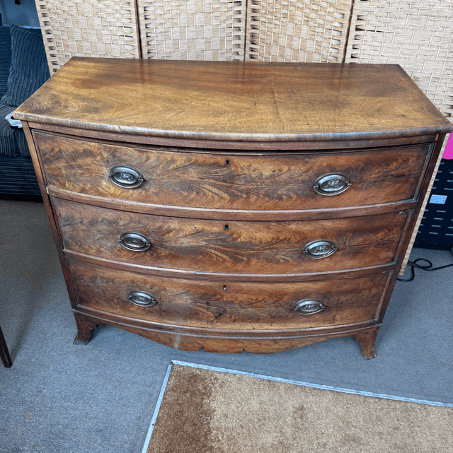 Georgian Bow Fronted Mahogany Chest Of Drawers